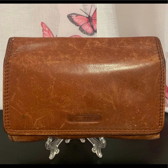 Fossil Other - Distressed vintage fossil wallet